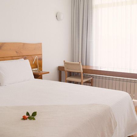 Hotel A Miranda Feás Екстериор снимка
